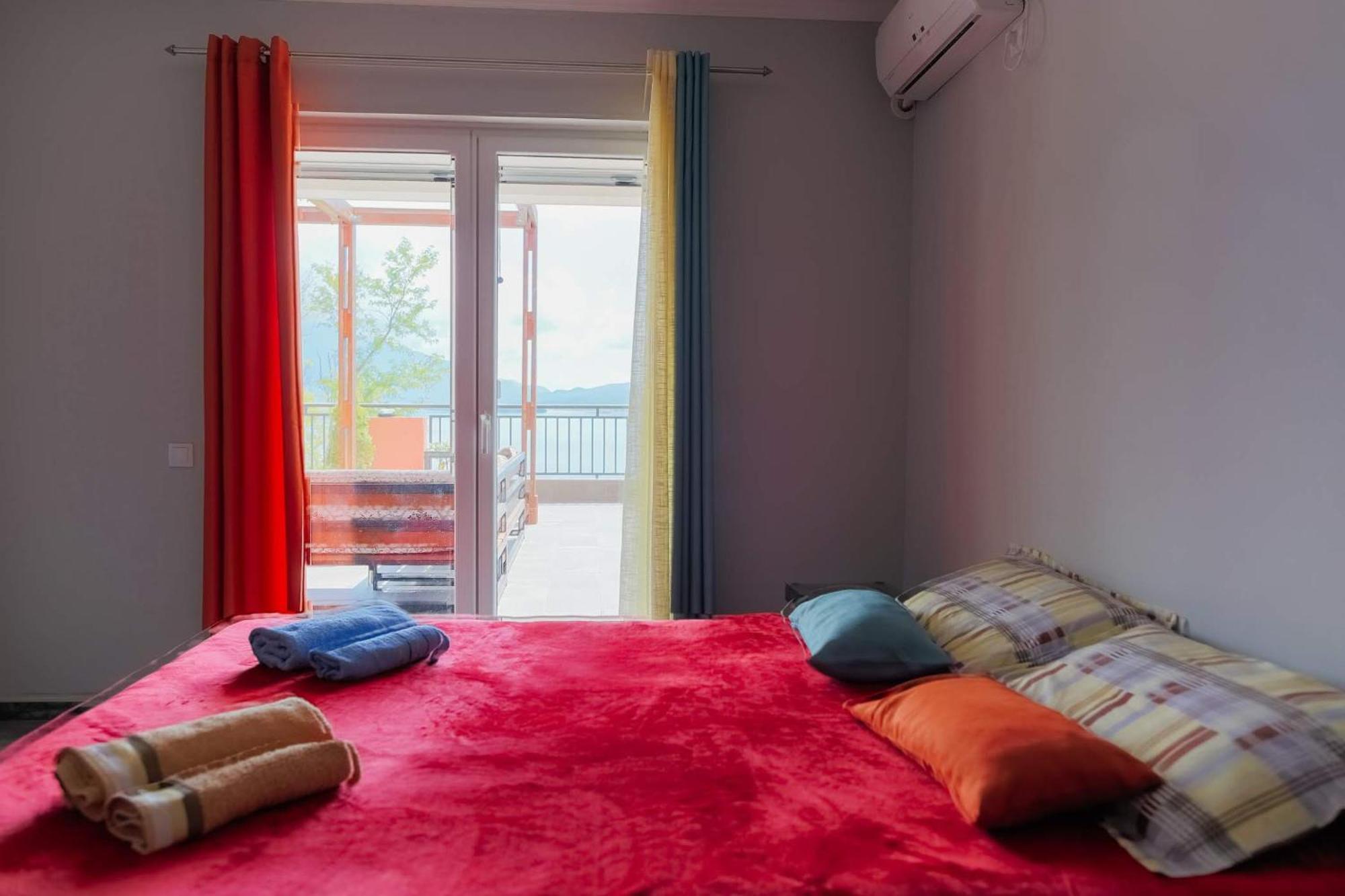 Odessa Mama Leilighet Bijela Rom bilde